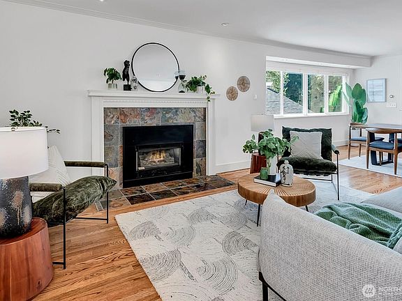 4th image of 327 NE 55th Street