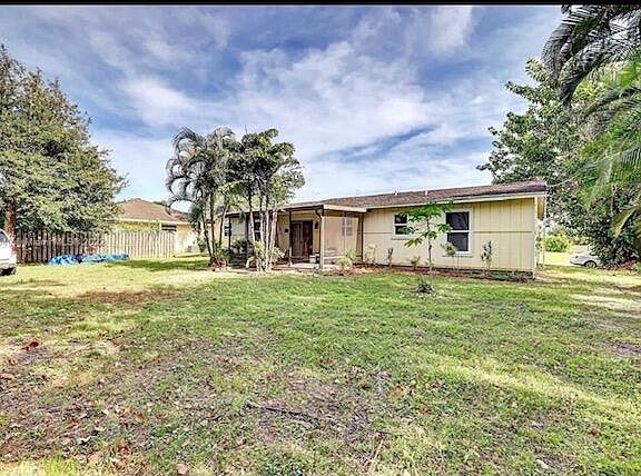 3rd image of 2450 SW Cooper Ln