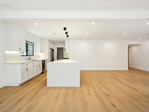 4th image of 5743 Natick Ave