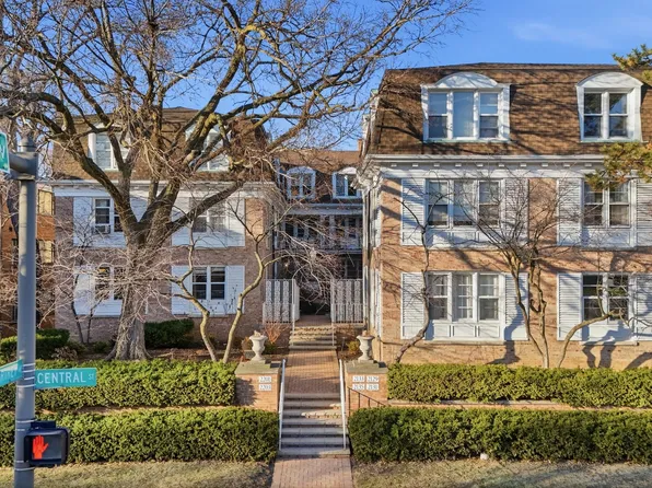 2201 Central St APT 3N, Evanston, IL 60201