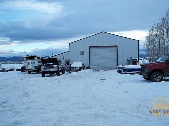 3rd image of 984 McMillan Ln