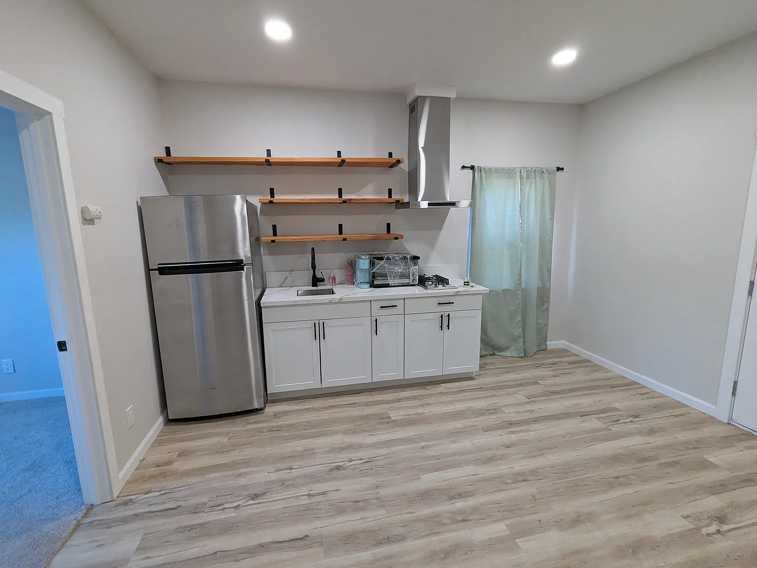 1 bed, 340 sqft, $900 — Photo 2