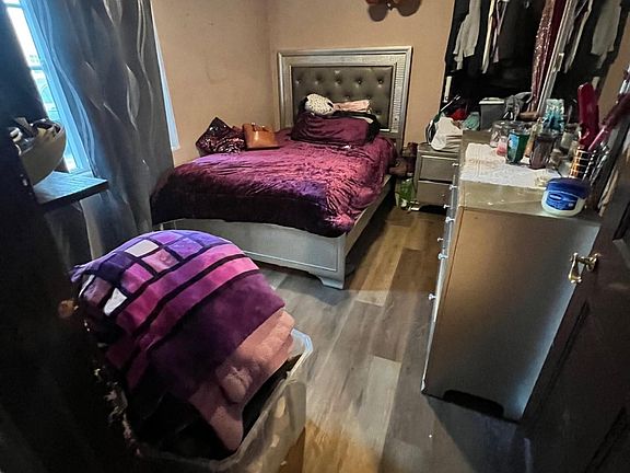 2nd image of 256 E Lanzit Ave APT C