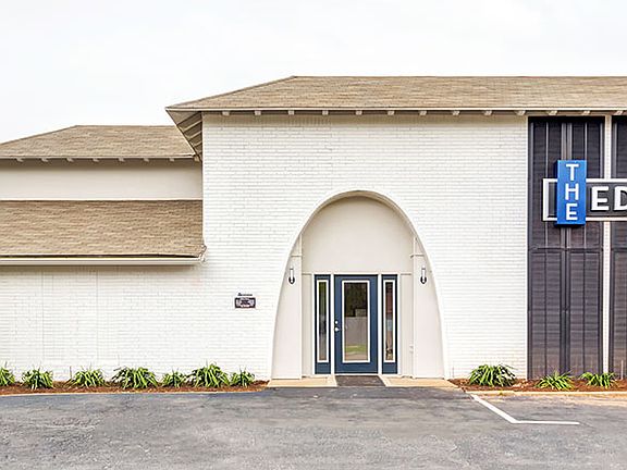 3rd image of 5817 Edmond Ave #59-252