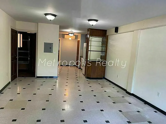 Rented by Metropolis International Realty Inc. | media 3