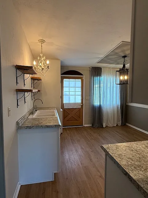 2 bed, 885 sqft, $1,450 — Photo 1
