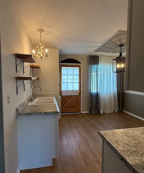 2114 N Catalina Ave #2114 — Photo 1
