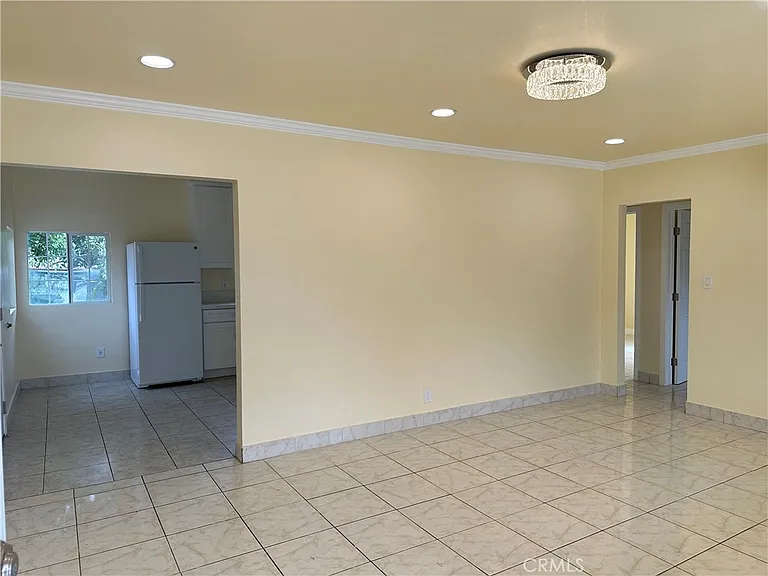 10534 Daines Dr — Photo 3