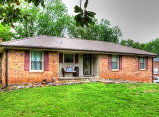 582 Magnolia Dr, Clarksville, TN 37042