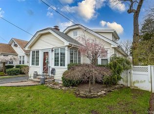 18 Yale Place, Lynbrook, NY 11563
