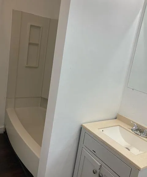374 Hawley St — Photo 11
