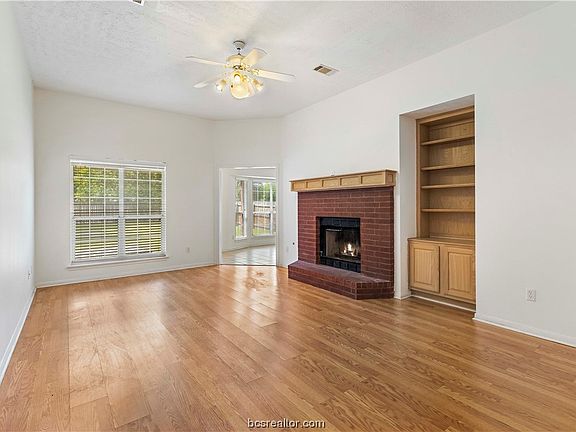 2nd image of 611 Abbey Ln