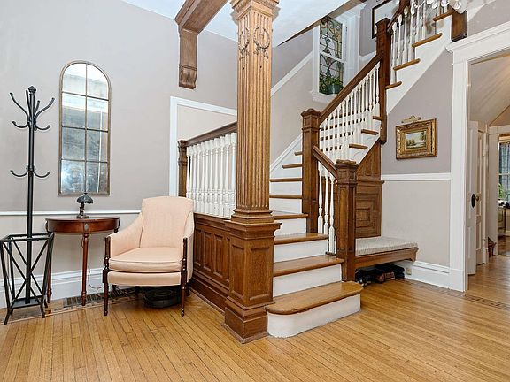 5th image of 3539 Halliday Ave