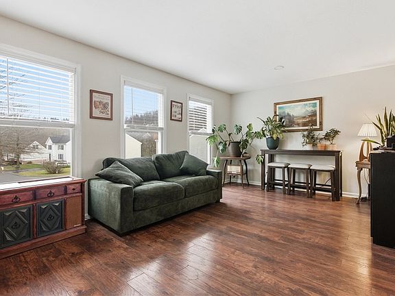 5th image of 532 Brookfield Ct