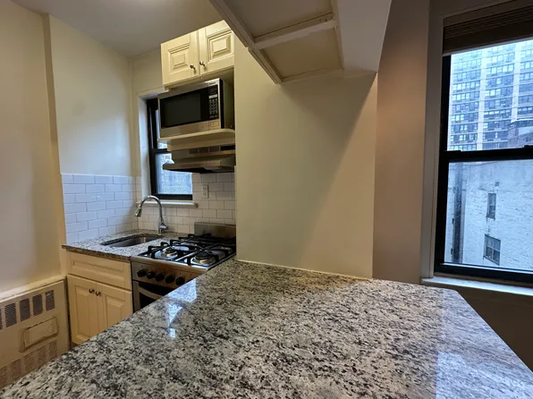 240 East 46th Street image 5 of 13