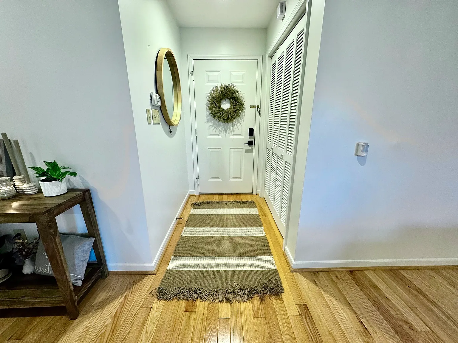 2 bed, 1360 sqft, $1,800 — Photo 4