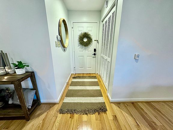 4th image of 1 Hillington Pl #1