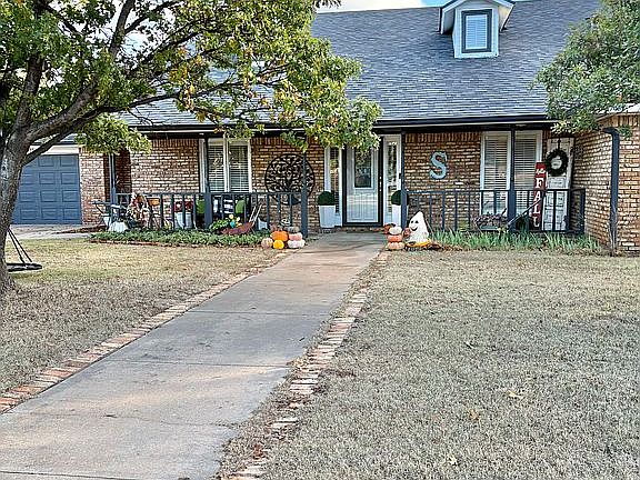 3rd image of 1021 W Apogee Dr