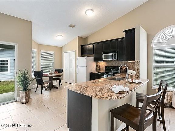 2nd image of 628 15th Ave S