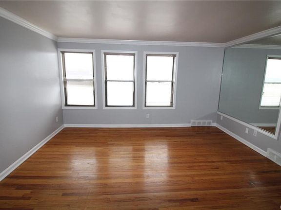 5th image of 25749 Woodward Ave APT 205