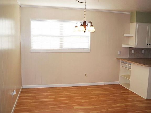 3rd image of 1708 Gillham Dr