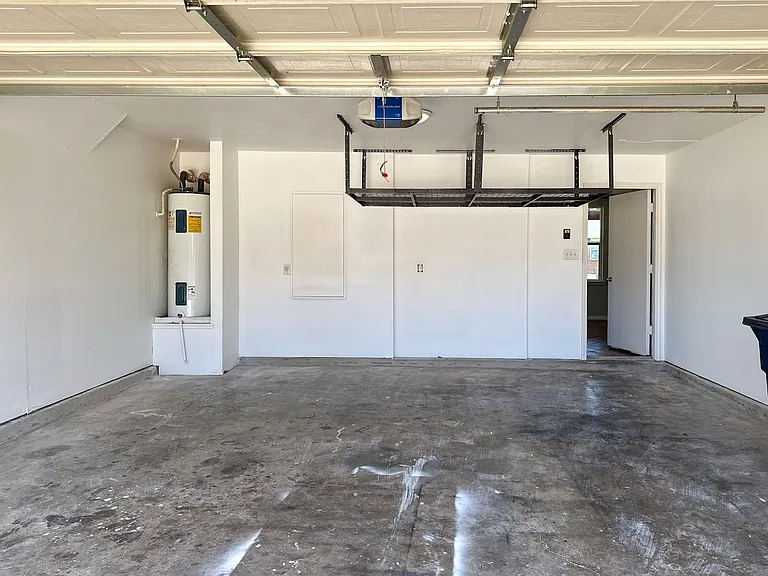 5049 Mosaic Dr — Photo 32