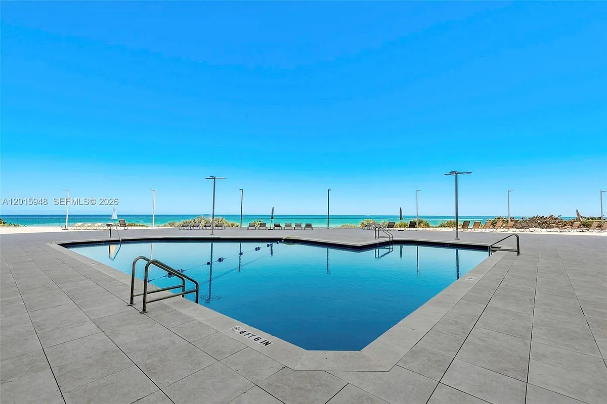 Building Photo - 7135 Collins Ave #1214