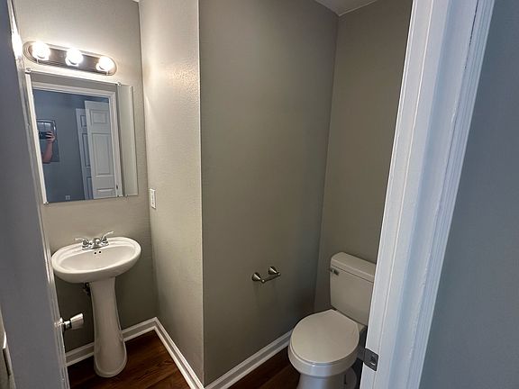 3rd image of 2306 E Lakeview Dr APT 514