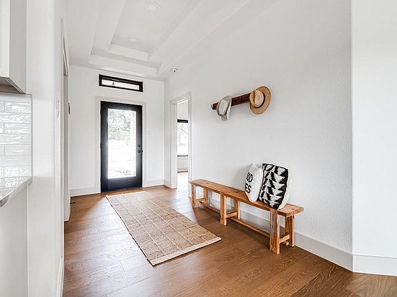 3rd image of 1035 Westland Ridge Rd