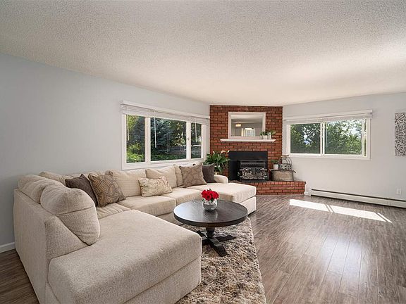 3rd image of 667 E Cliff Dr