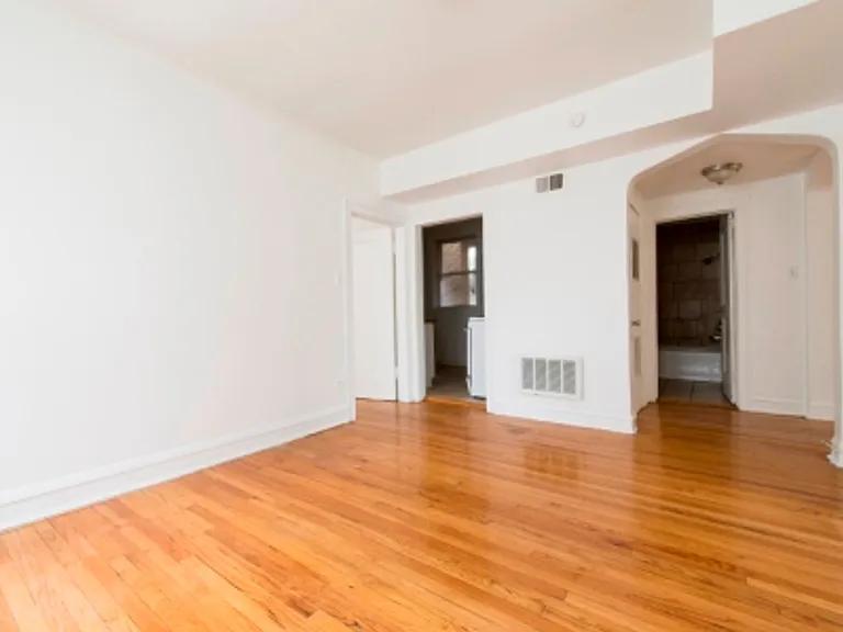 7354 S Dorchester — Photo 22