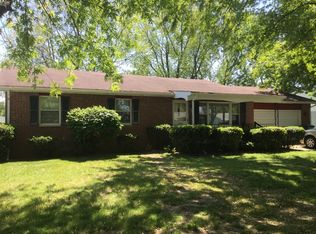 707 E Sycamore St, Watseka, IL 60970