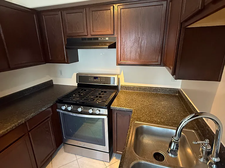 250 S Harvard Blvd #3 — Photo 9