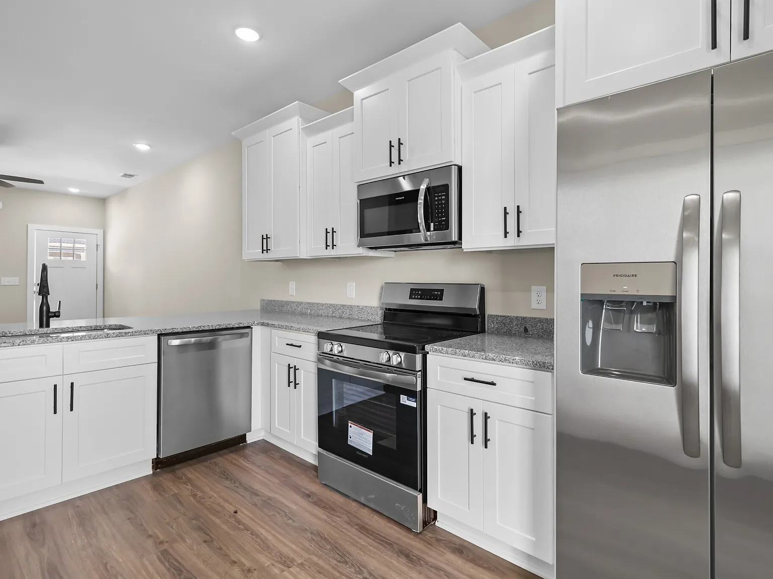 1004 Oak St — Photo 2