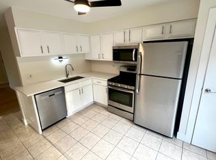 1013 E 194th St #101, Glenwood, IL 60425