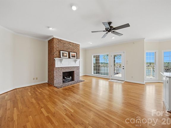 5th image of 3820 8th Street Pl NW