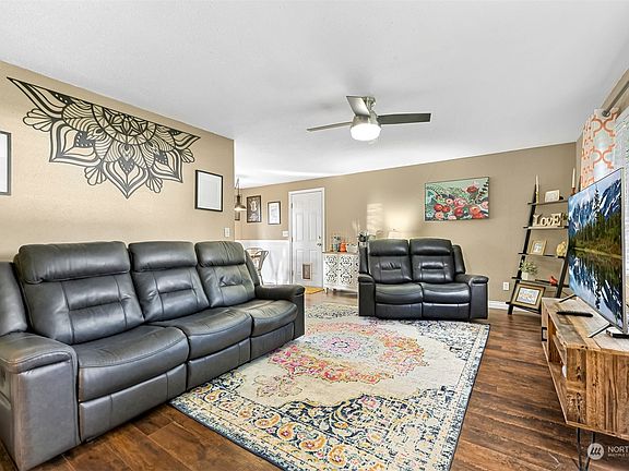4th image of 7931 Lynnwood Drive