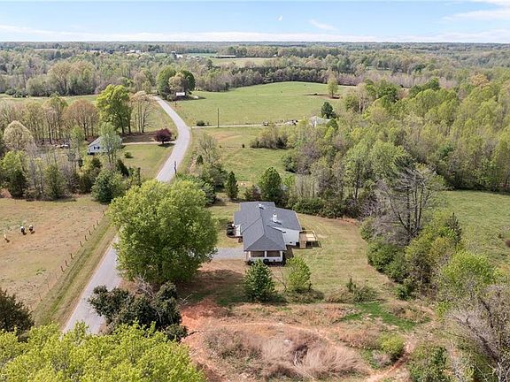 4th image of 249 Koger Rd