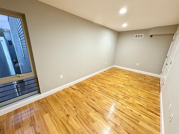 4th image of 422 N 40th St APT C