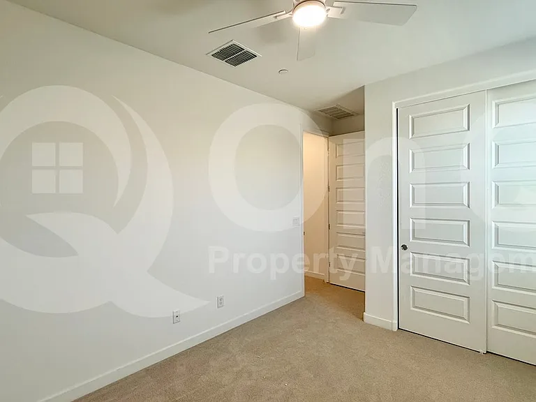 636 S Jacana Ln — Photo 18