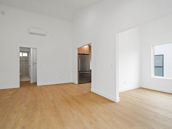 4th image of 4122 Sequoia St APT E