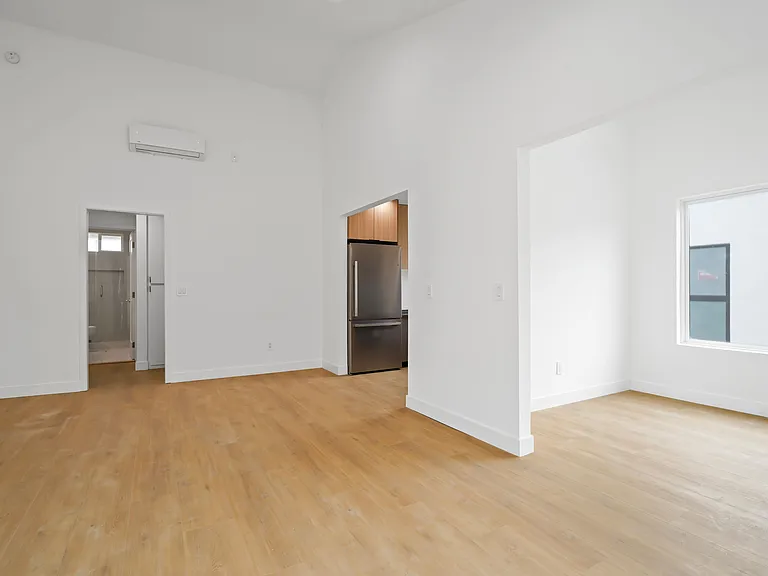 4122 Sequoia St #E — Photo 4