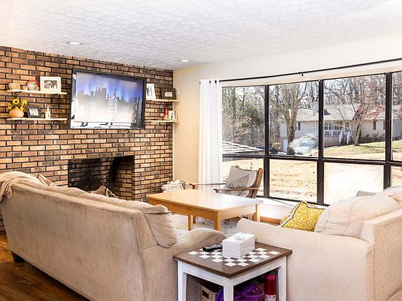 5th image of 1008 Greenwich Dr