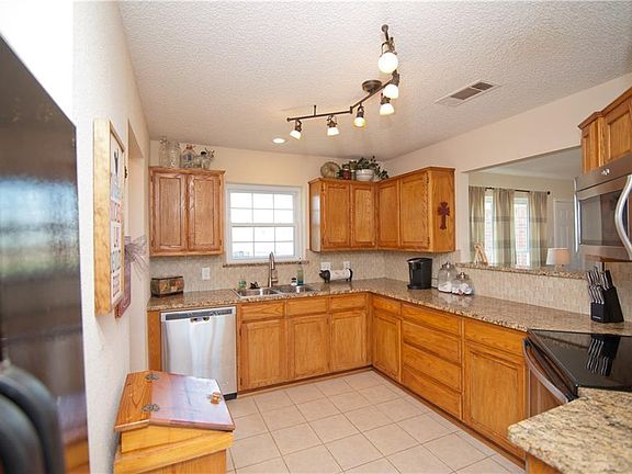 5th image of 329 Meadow Dr