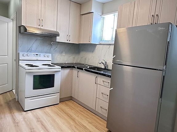 2nd image of 1429 Kingston Rd #1B