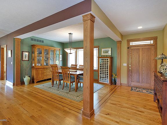 4th image of 10711 E Shore Dr