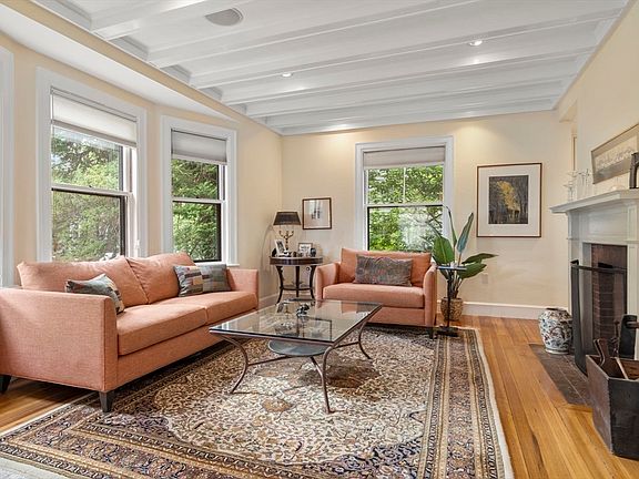 5th image of 35 Prince St