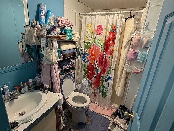 3rd image of 26 Leanne Dr