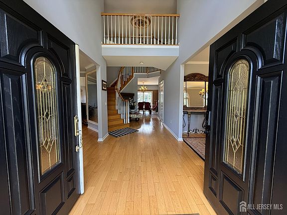2nd image of 28 Renk Farm Dr