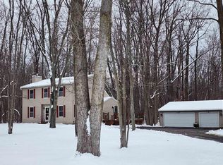 3400 N Sturgeon Rd, Midland, MI 48642